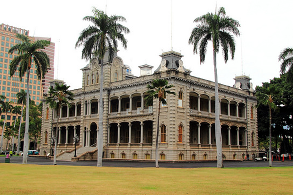 Honolulu Places to Visit: Iolani Palace