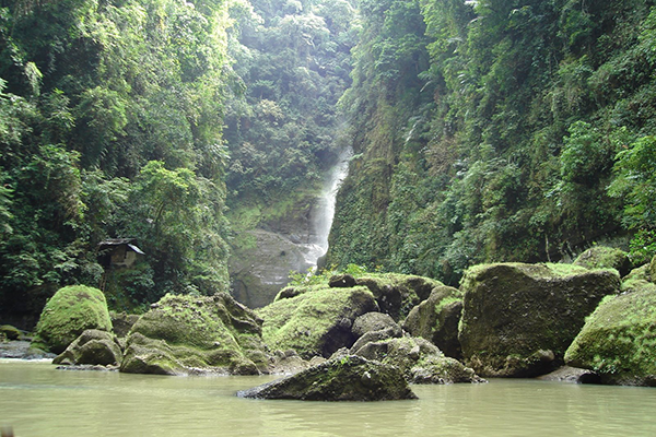 Manila Travel Guide: Pagsanjan Falls