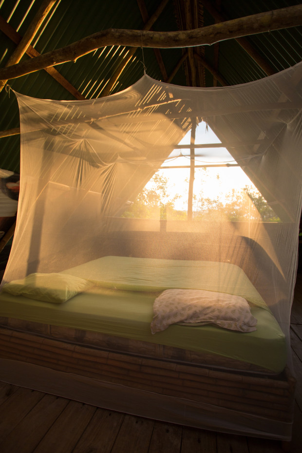 Kid Travel - Sleep Under A Mosquito Net