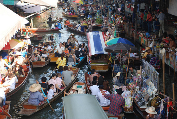 Damnoen-Saduak-Floating-Market