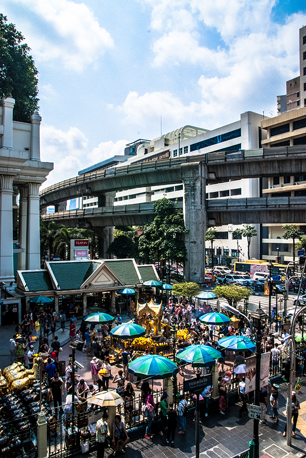 Best Places to Take Photos in Bangkok: Skywalk at Gaysorn